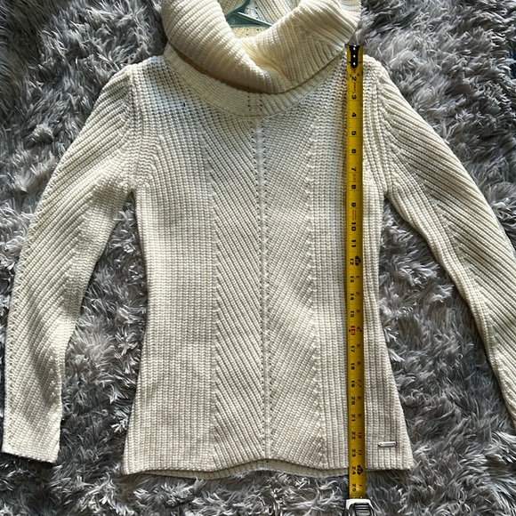 Wool turtle neck - Picture 5 of 7